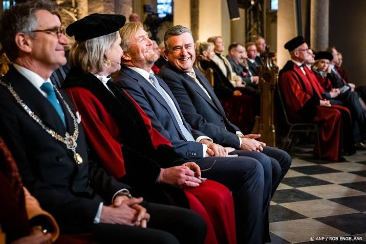 Koning viert 50e Dies Natalis Universiteit Maastricht in basiliek
