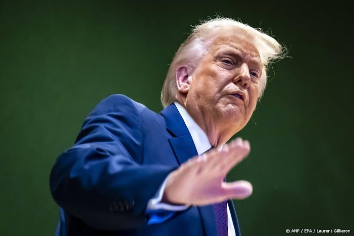 Trump gaat niet naar Super Bowl en uit weer kritiek op artiesten