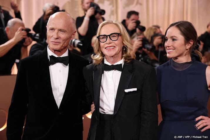 Ed Harris is trots op Oscarnominatie van zijn vrouw: bizar jaar