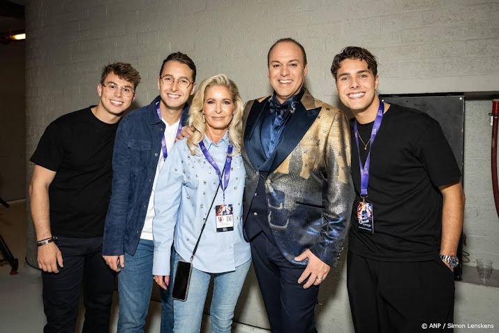 Frans Bauer prijst vrouw Mariska op vijftigste verjaardag