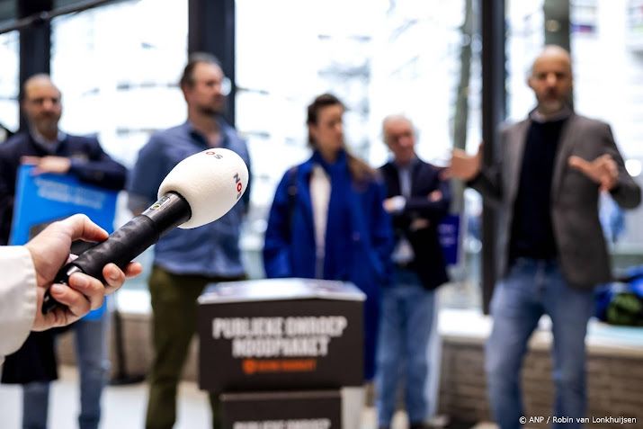 Makers publieke omroep bieden 'noodpakket' aan in Tweede Kamer 