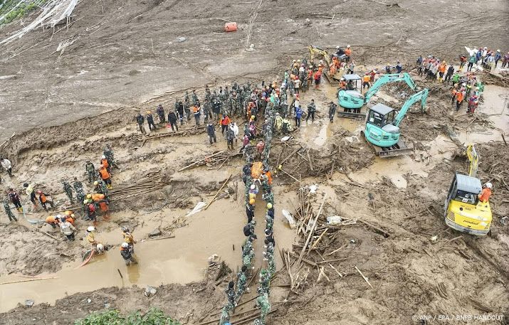 Aardverschuiving West-Java kost aan 23 militairen het leven