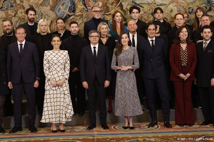 Koningin Letizia ontvangt bestuur Fashion Week in Zarzuela-paleis