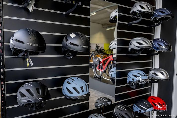 Meeste ouders eens met helmplicht e-bike, jongeren veel minder