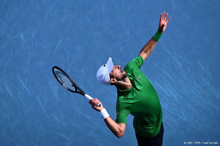 Djokovic naar halve finale Australian Open dankzij opgave Musetti