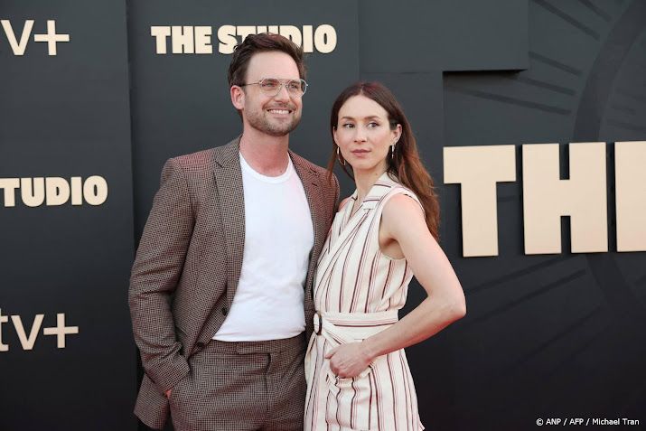 Patrick J. Adams en Troian Bellisario verwelkomen derde kind