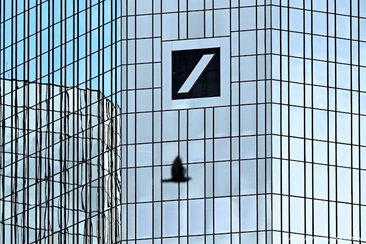 Kantoren Deutsche Bank doorzocht om beschuldigingen van witwassen