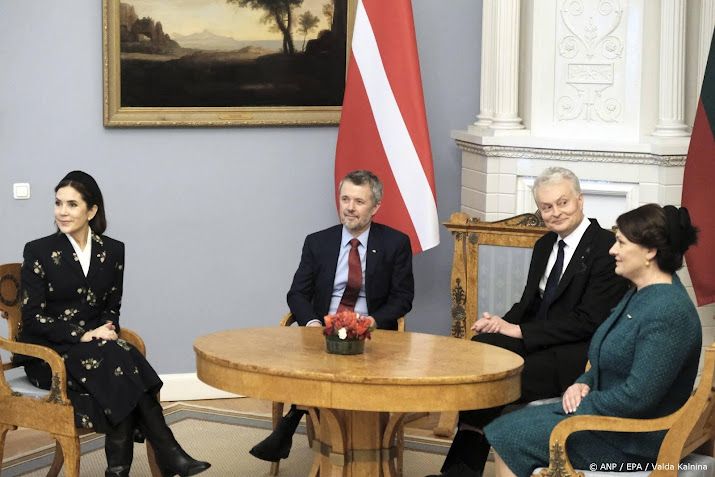 Frederik en Mary arriveren in Litouwen voor staatsbezoek