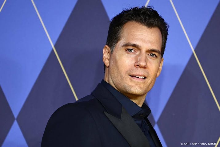 Henry Cavill deelt na blessureleed eerste beelden uit Highlander