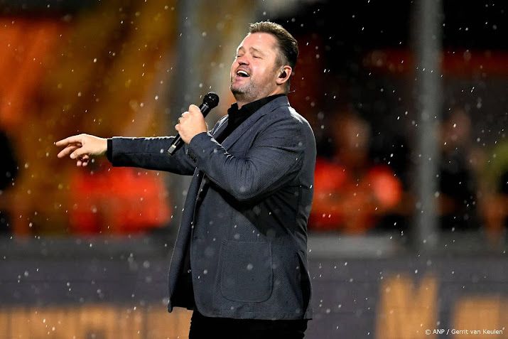 Frans Duijts en Effe Serieus naar kringverjaardagsfeest 100% NL