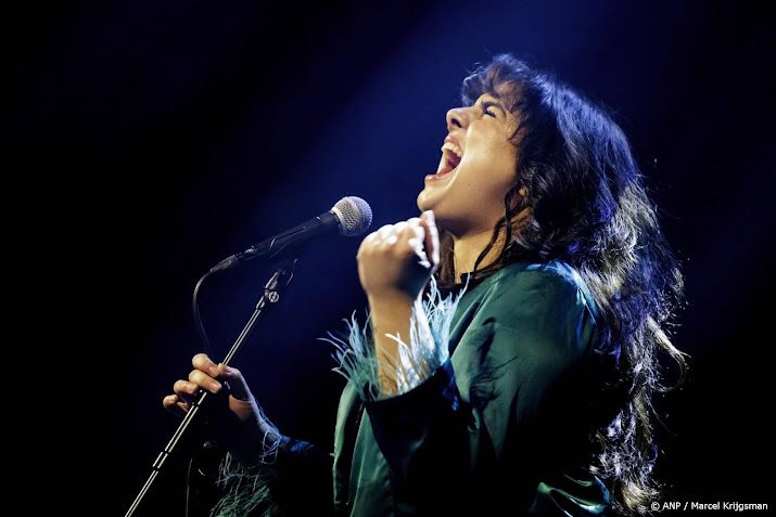 Numidia zingt nieuwe versie 'Ik voel me zo verdomd alleen' 