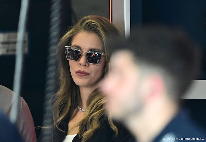 Ostrowski en Swarovski presenteren het Eurovisie Songfestival 