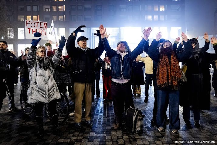 Tientallen mensen bij protest tegen politiegeweld in Utrecht