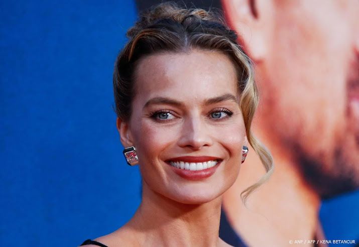 Margot Robbie juicht Jacob Elordi als nieuwe Bond toe