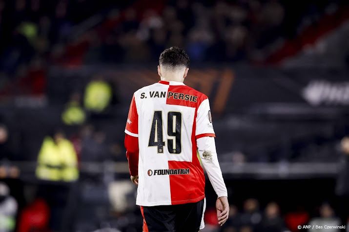 Van Persie ziet zoon Shaqueel met knieblessure uitvallen