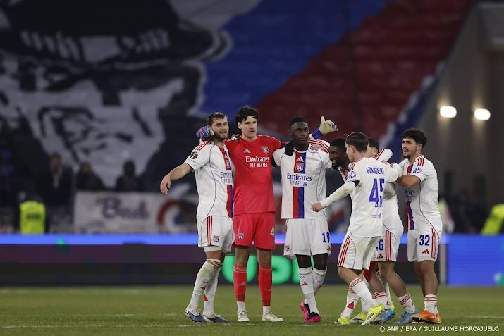 Lyon eindigt bovenaan in hoofdtoernooi van Europa League