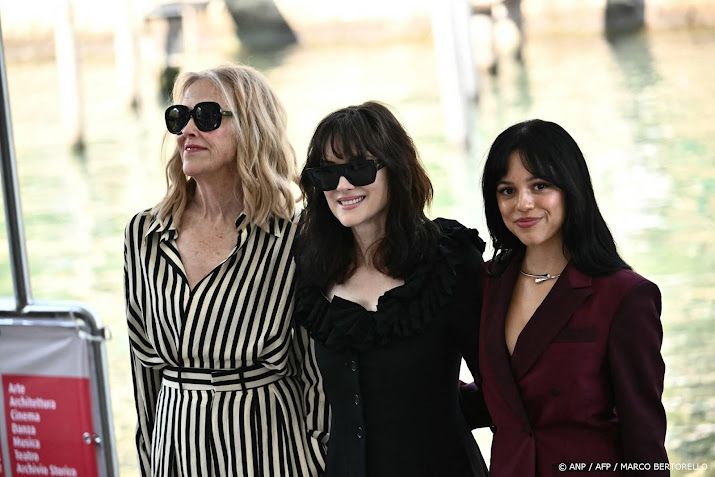 Jenna Ortega rouwt om 'inspiratiebron' Catherine O'Hara 