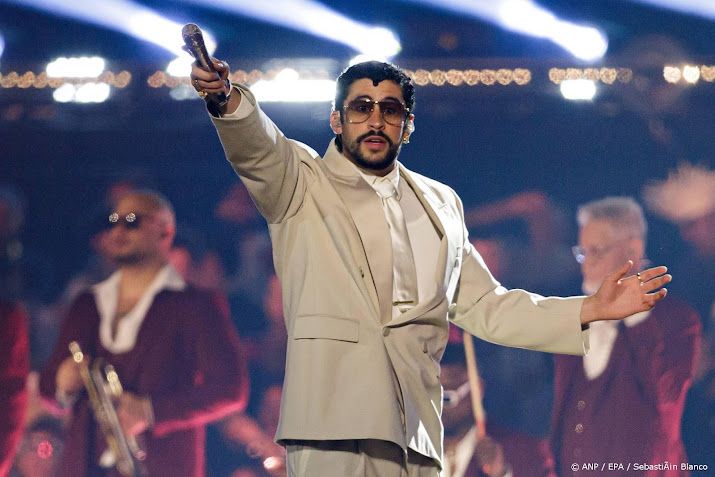 Staande ovatie voor Bad Bunny na kritiek op ICE