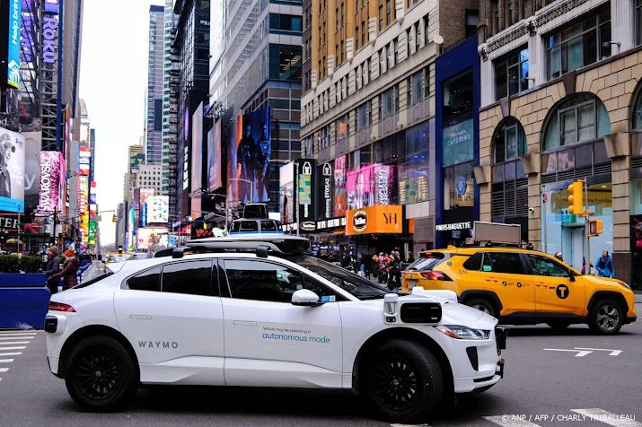 Ontwikkelaar zelfrijdende auto's Waymo haalt 16 miljard dollar op