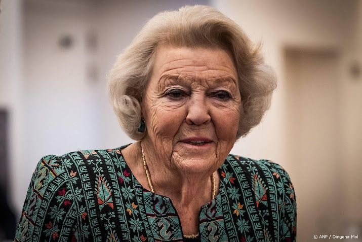 Prinses Beatrix bedankt publiek voor verjaardagswensen 