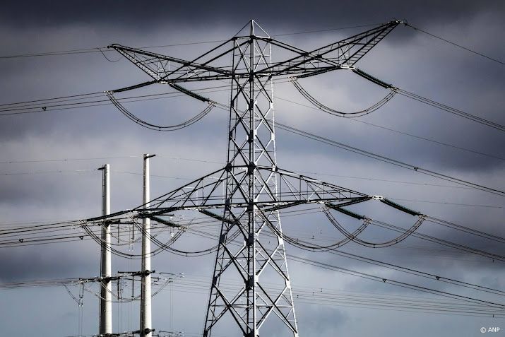 Nieuwe afspraken overheid, netbeheerders en bedrijven om vol net