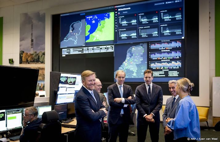 Koning bezoekt Netwerk en Security Operations Center van KPN