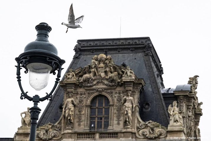 Kroon van Louvre-inbraak wordt gerestaureerd