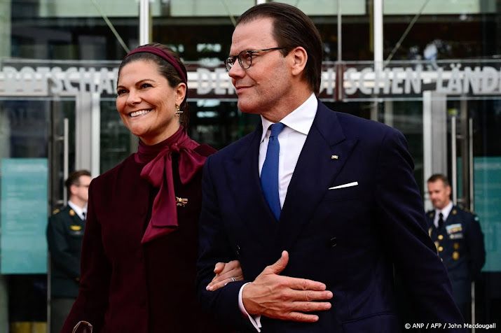 Prins Daniel zonder kroonprinses Victoria naar Olympische Spelen