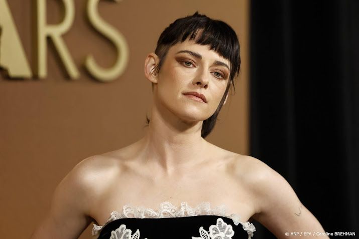 Kristen Stewart denkt aan prinses Diana in Londen en Parijs  