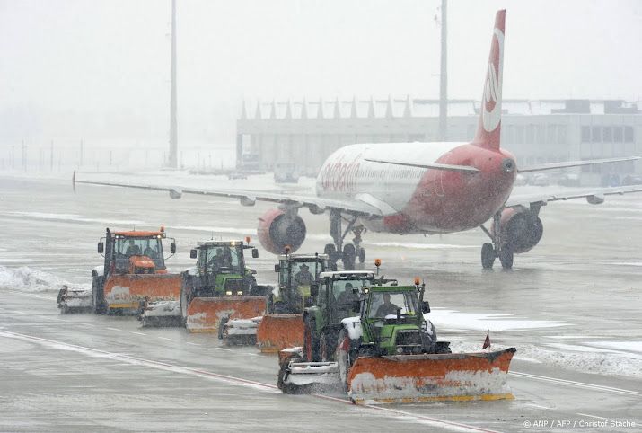 Vliegverkeer luchthaven Berlijn stilgelegd om ijzel