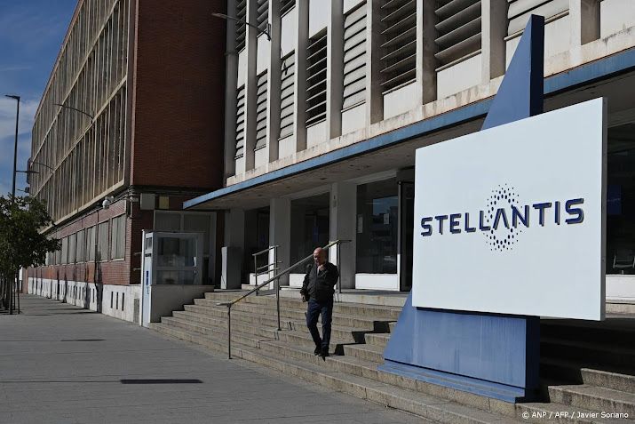 Moeder Opel en Fiat waarschuwt voor miljardenlast om e-voertuigen