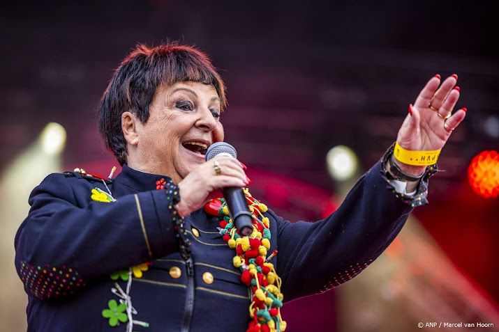 Beppie Kraft krijgt Carnaval Oeuvre Award