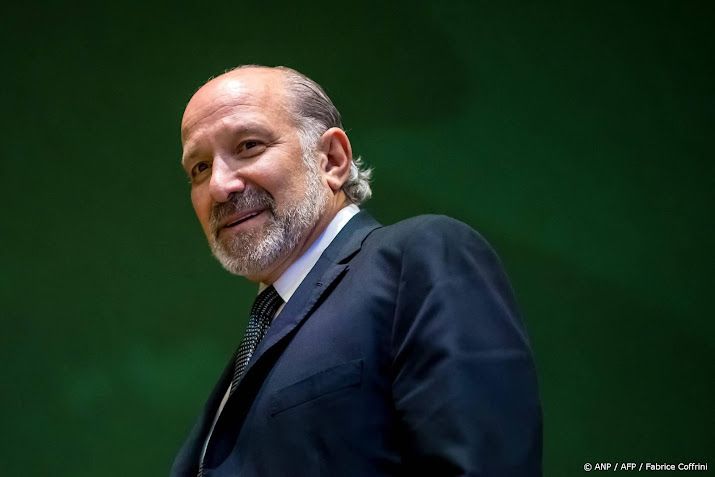 Oproep tot opstappen handelsminister VS om contacten Epstein