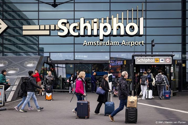 Schiphol voorziet drukte bij bagagehallen dinsdag om actie douane