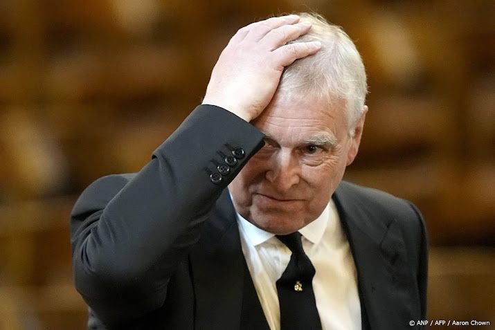 Buckingham Palace steunt politie in onderzoek naar Andrew 