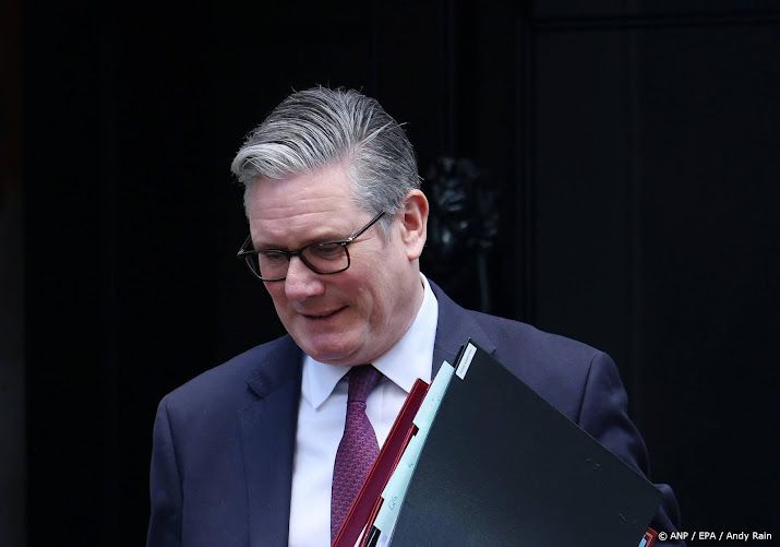 Starmer weigert op te stappen, ondanks druk van partijgenoten