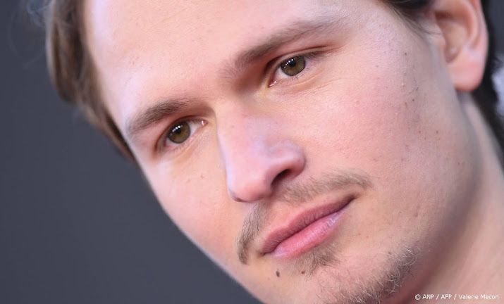 Ansel Elgort bevestigt geboorte eerste baby