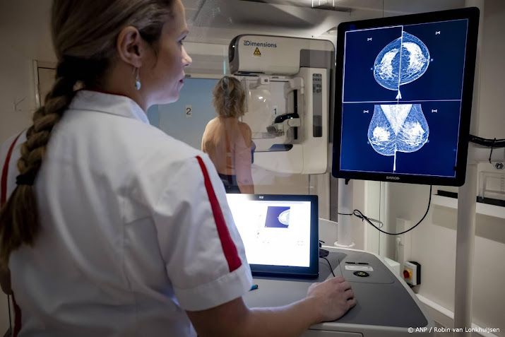 Kamer: vertel vrouwen of ze dicht borstweefsel hebben