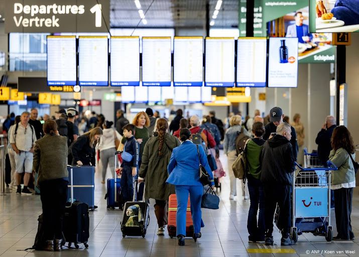 Schiphol verwacht meer reizigers, mogelijk boven pre-coronaniveau