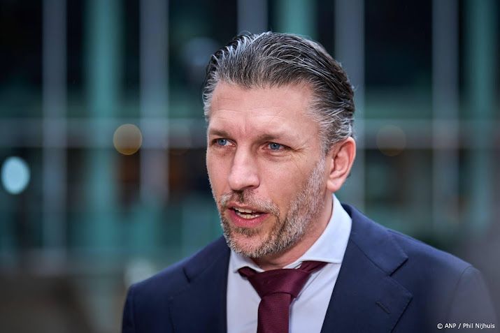 Rijkaart vindt salaris sommige politici te laag, is zelf tevreden