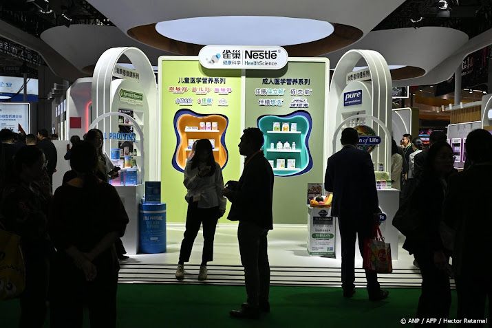 Nestlé voert productie op om tekort babyvoeding te voorkomen