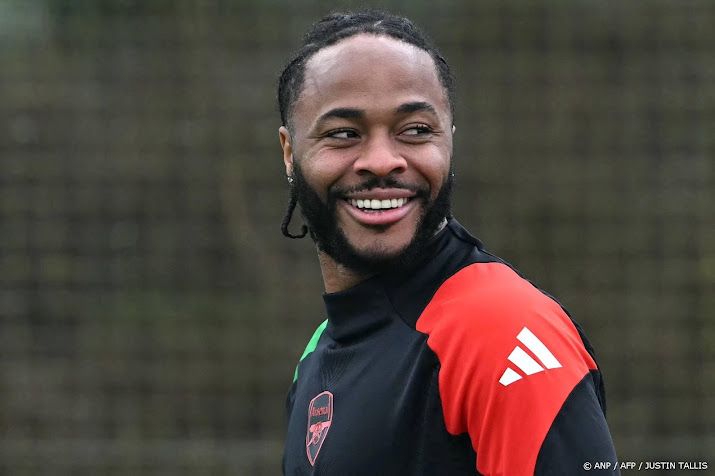 Feyenoord moet nog even wachten op debuut nieuwkomer Sterling