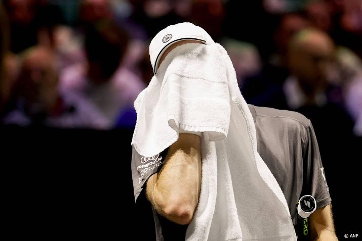 Van de Zandschulp verliest in drie sets van De Minaur in Ahoy