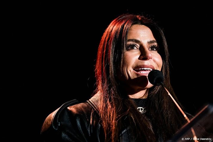 Olcay Gulsen verloofd met vriend Eelko van Kooten