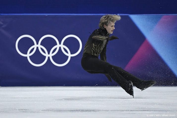 Topfavoriet Malinin faalt in dramatische finale kunstrijden