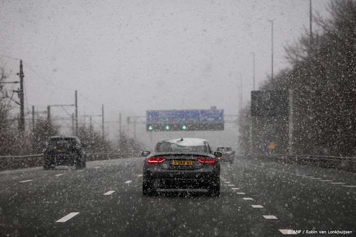 Rijkswaterstaat: pas rijstijl aan en hou rekening met gladheid