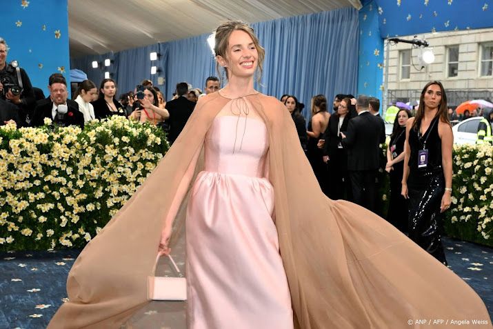 Stranger Things-actrice Maya Hawke in het geheim getrouwd