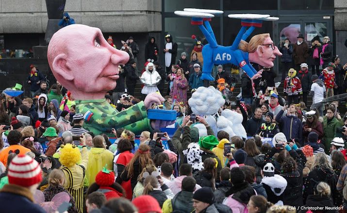 Poetin en andere leiders bespot in Duitse carnavalsoptochten