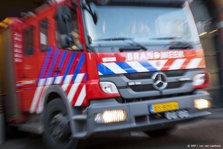 Zeer grote brand in Amsterdamse wijk De Pijp 