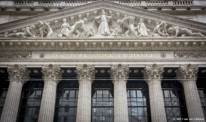 Wall Street sluit eerste dag van kortere handelsweek licht hoger 